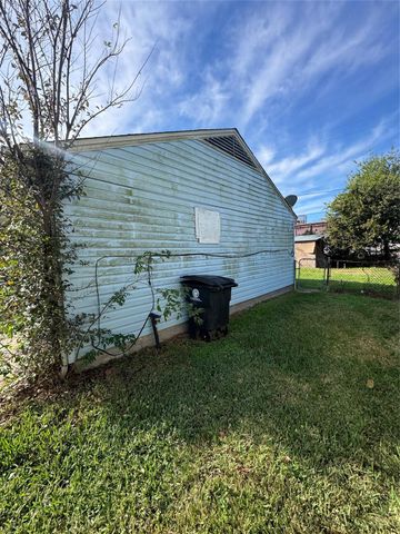 11315 Raincove Drive, Houston, TX 77016