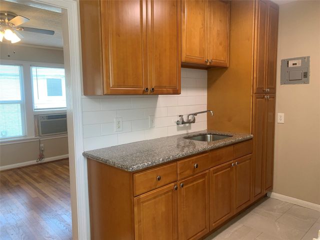 307 Avondale Street 2.5, Houston, TX 77006