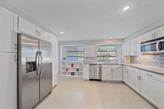 611 VENICE LANE, Sarasota, FL 34242