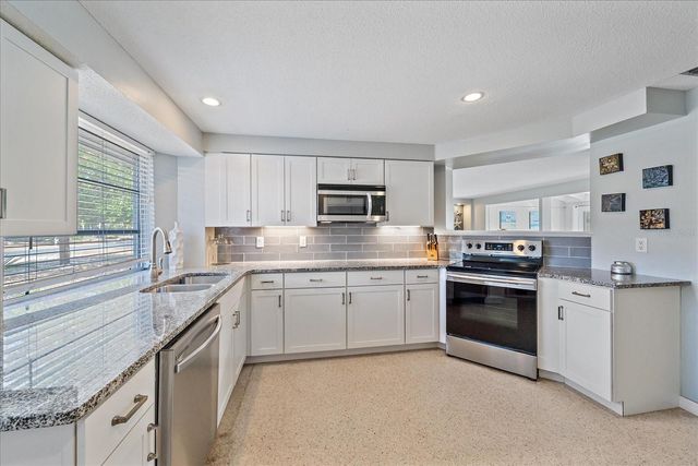 611 VENICE LANE, Sarasota, FL 34242