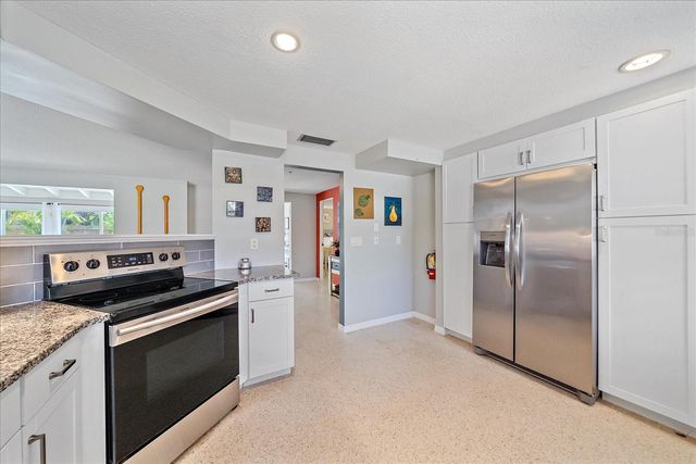 611 VENICE LANE, Sarasota, FL 34242