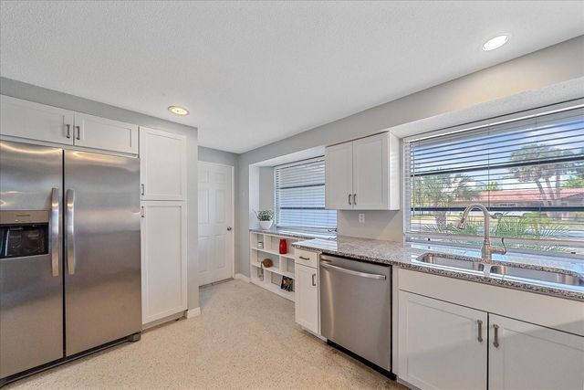 611 VENICE LANE, Sarasota, FL 34242