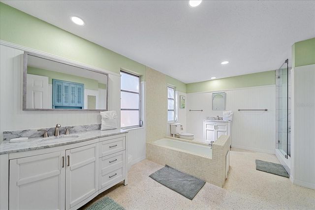 611 VENICE LANE, Sarasota, FL 34242