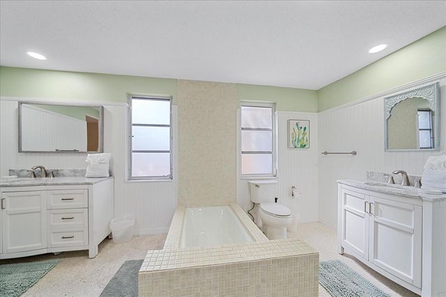 611 VENICE LANE, Sarasota, FL 34242