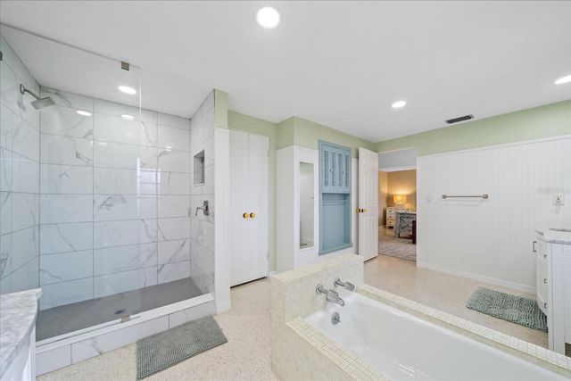 611 VENICE LANE, Sarasota, FL 34242