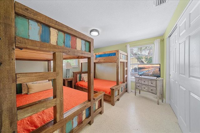 611 VENICE LANE, Sarasota, FL 34242