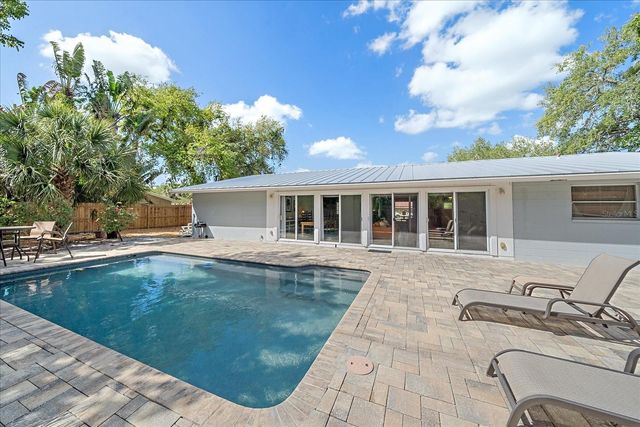 611 VENICE LANE, Sarasota, FL 34242