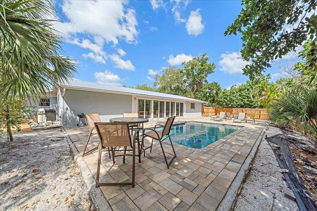 611 VENICE LANE, Sarasota, FL 34242