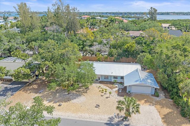 611 VENICE LANE, Sarasota, FL 34242