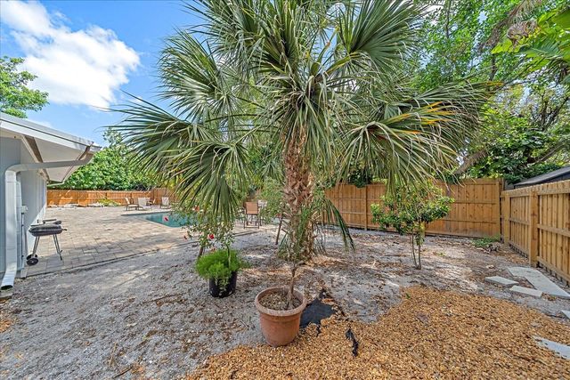 611 VENICE LANE, Sarasota, FL 34242