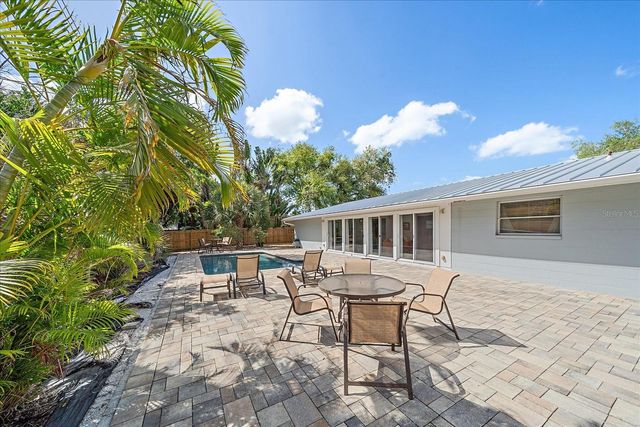 611 VENICE LANE, Sarasota, FL 34242