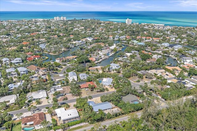 611 VENICE LANE, Sarasota, FL 34242