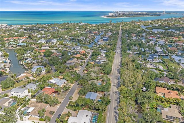 611 VENICE LANE, Sarasota, FL 34242