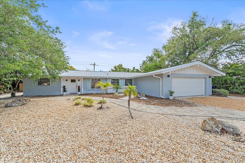 611 VENICE LANE, Sarasota, FL 34242