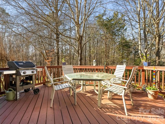 3228 Twelve Oaks Place, Charlotte, NC 28270