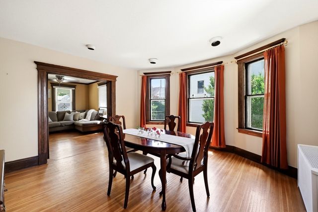 105 Pine St, West Springfield, MA 01089