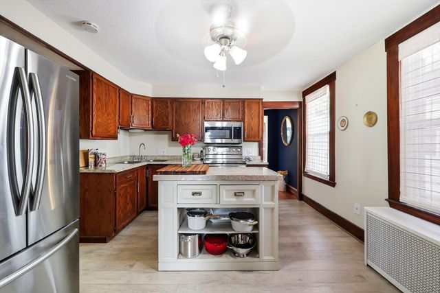 105 Pine St, West Springfield, MA 01089