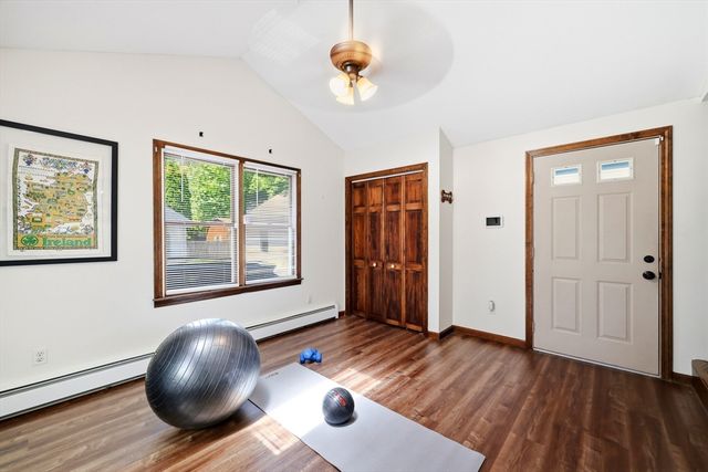 105 Pine St, West Springfield, MA 01089