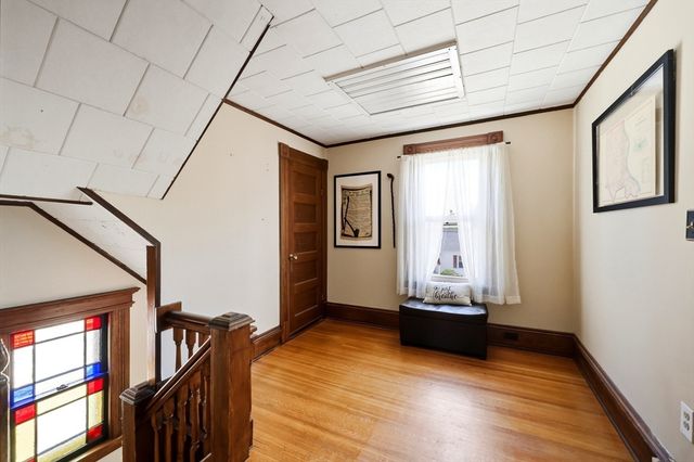 105 Pine St, West Springfield, MA 01089