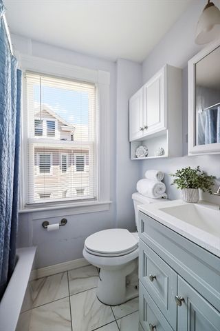105 Pine St, West Springfield, MA 01089