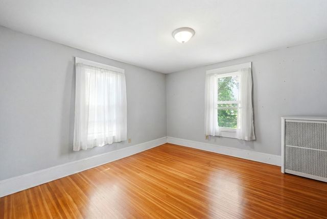 105 Pine St, West Springfield, MA 01089