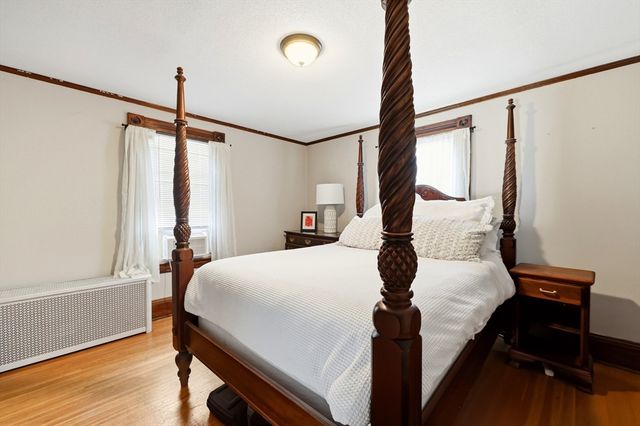 105 Pine St, West Springfield, MA 01089