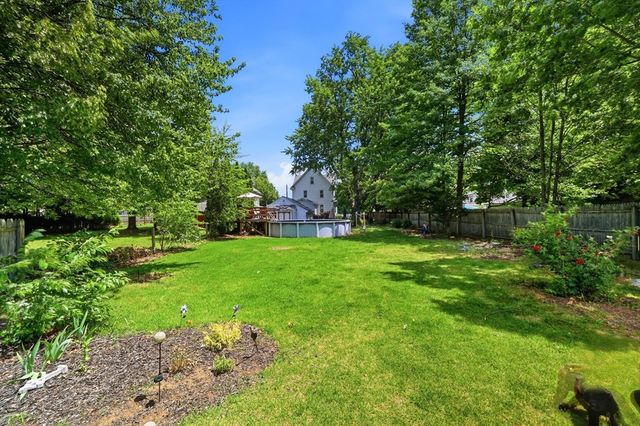 105 Pine St, West Springfield, MA 01089
