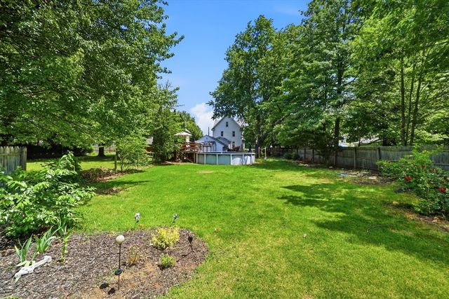 105 Pine St, West Springfield, MA 01089