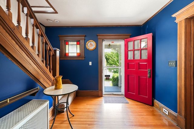 105 Pine St, West Springfield, MA 01089