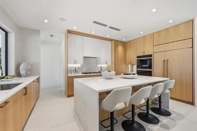 3716 Embassy Drive, West Palm Beach, FL 33401