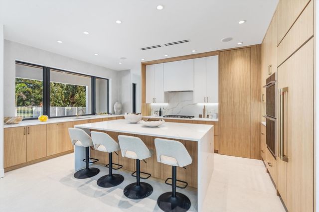 3716 Embassy Drive, West Palm Beach, FL 33401