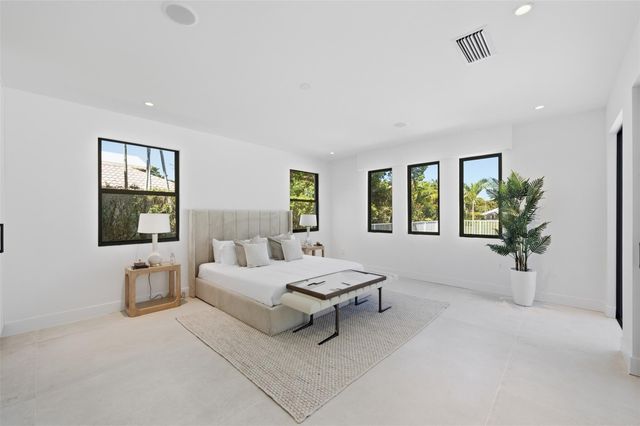 3716 Embassy Drive, West Palm Beach, FL 33401