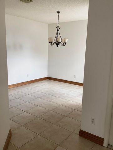 19440 SW 2nd Street, Pembroke Pines, FL 33029