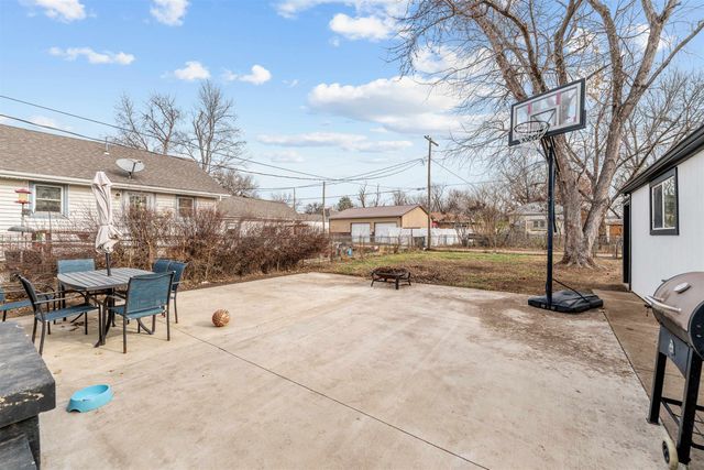 845 Sheridan St, Salina, KS 67401