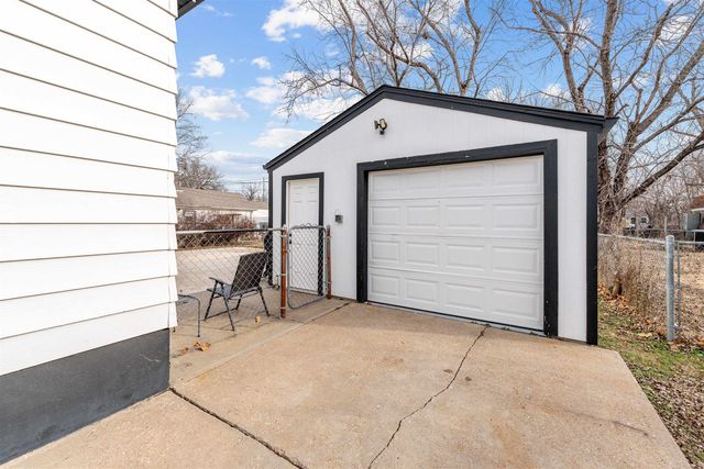 845 Sheridan St, Salina, KS 67401