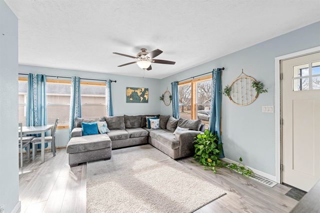 845 Sheridan St, Salina, KS 67401