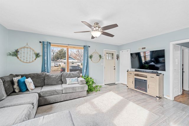 845 Sheridan St, Salina, KS 67401