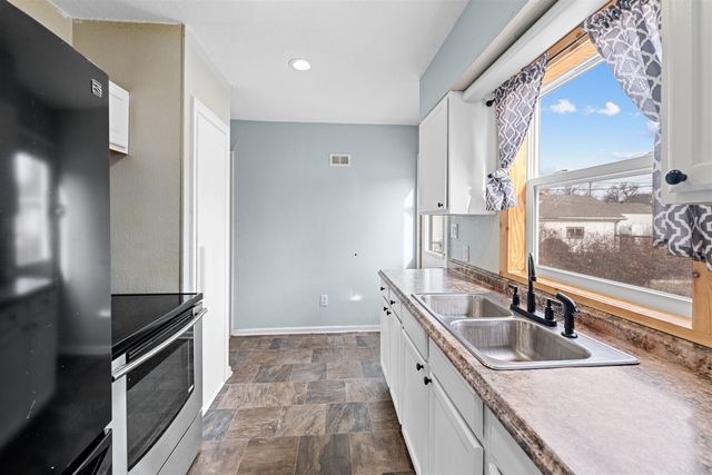 845 Sheridan St, Salina, KS 67401