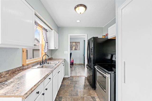 845 Sheridan St, Salina, KS 67401