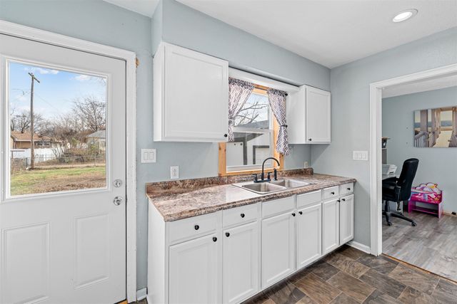 845 Sheridan St, Salina, KS 67401