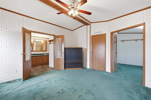 5789 CORBIN DR, Rapid City, SD 57703