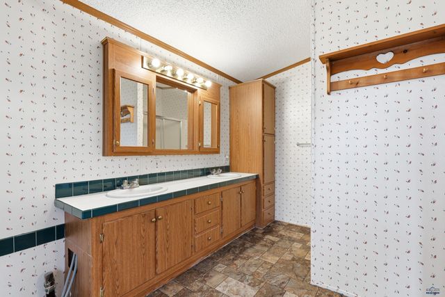 5789 CORBIN DR, Rapid City, SD 57703