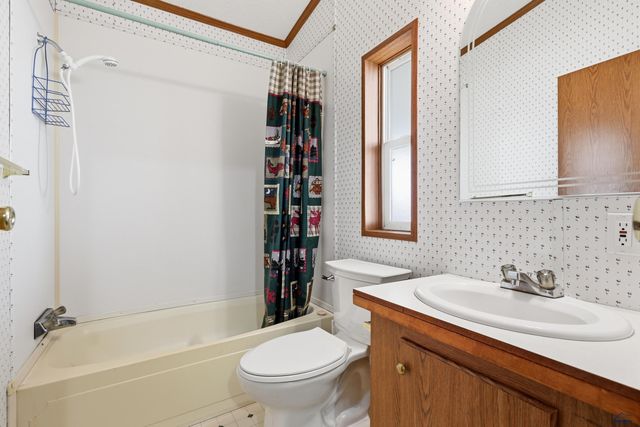5789 CORBIN DR, Rapid City, SD 57703