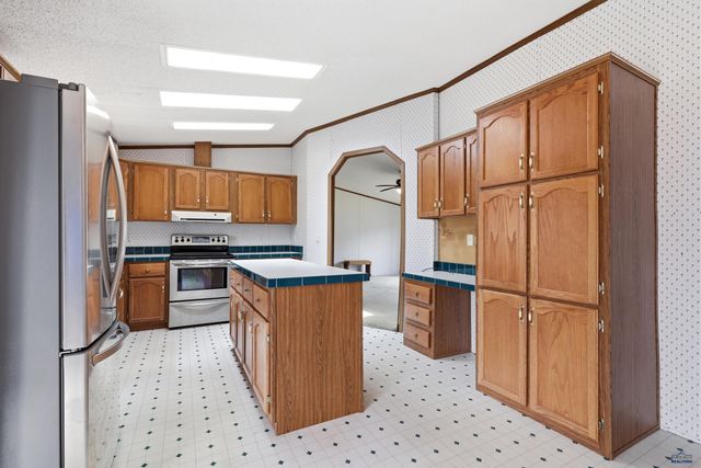 5789 CORBIN DR, Rapid City, SD 57703