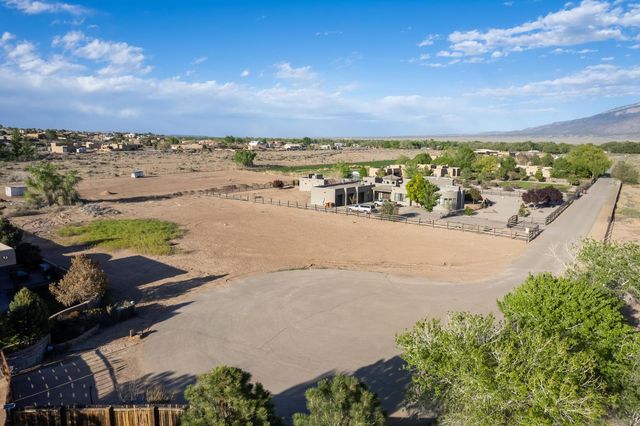 21 Paseo C De Baca Road, Corrales, NM 87048