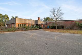 135 Apremont, Westfield, MA 01085