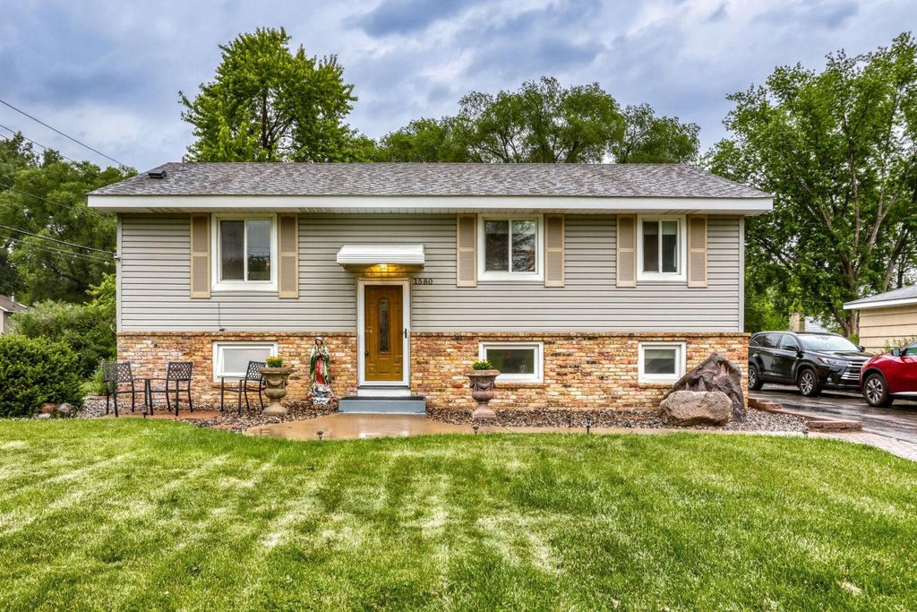 1580 16th Street NW, New Brighton, MN 55112