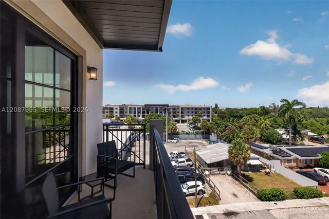 4100 SW 64th Ave 408, Davie, FL 33314