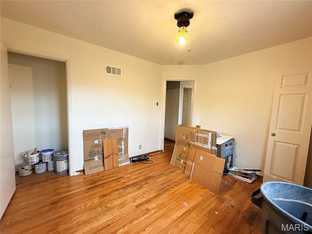 4118 E Donaldson Drive, St Louis, MO 63129