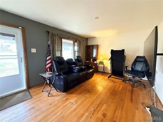 4118 E Donaldson Drive, St Louis, MO 63129